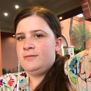 Meet your Posher, Cassandra